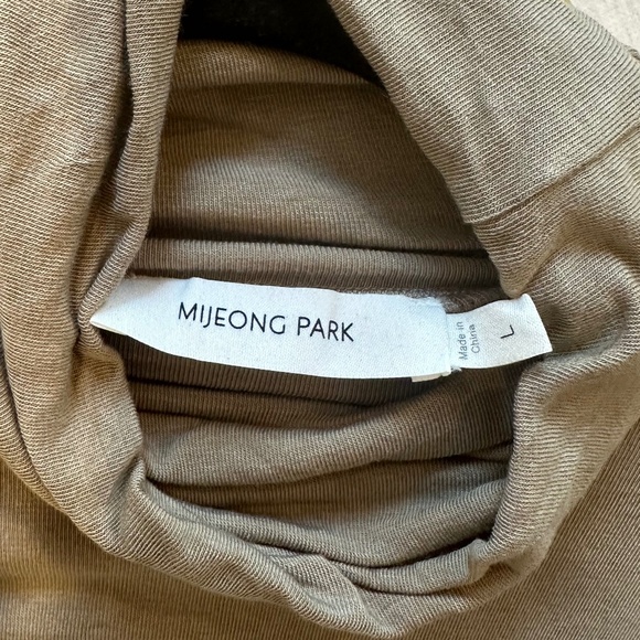 Mijeong Park Lightweight Beige Long Sleeve Roll Neck Top - Size L - Picture 8 of 12
